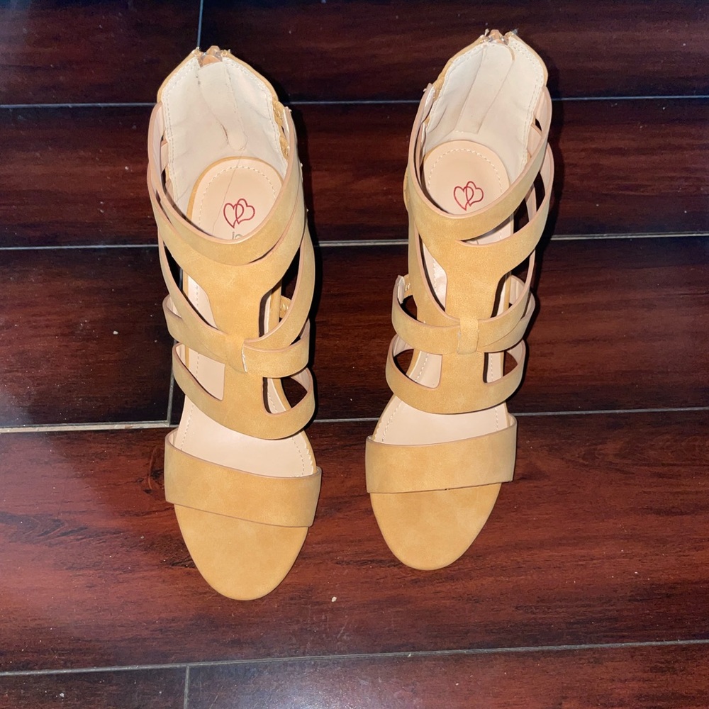 Womens sandals